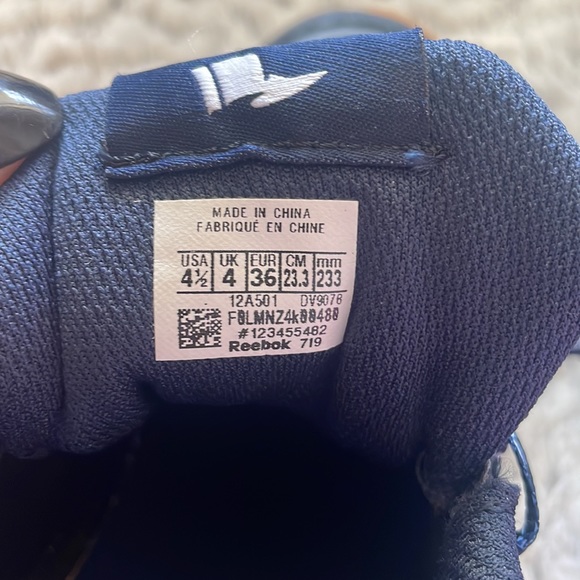 🚩SOLD🚩Reebok sneakers - Picture 14 of 15